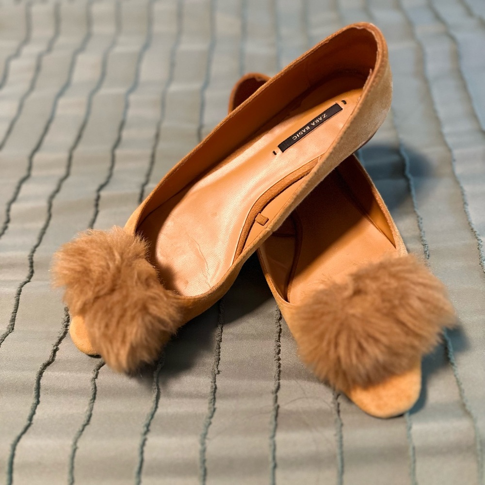 Zara Sz. 8 flats. Leather